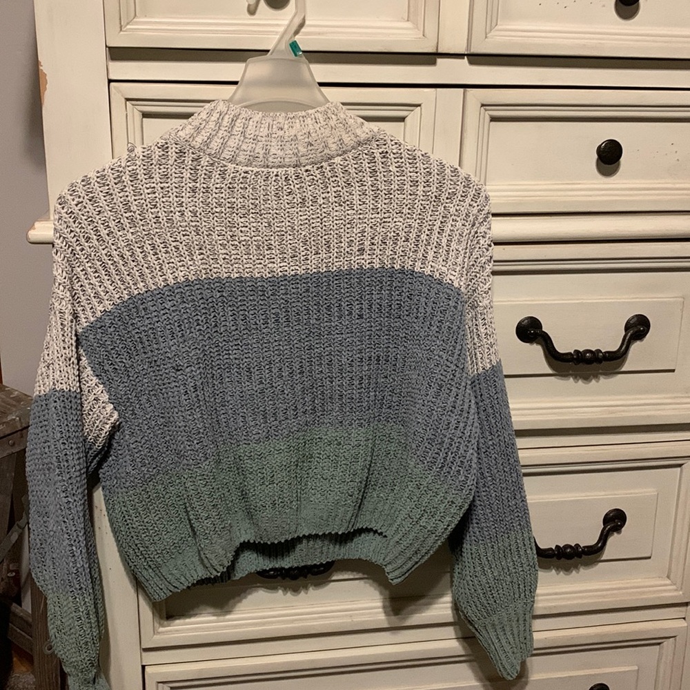 Small cropped sweater